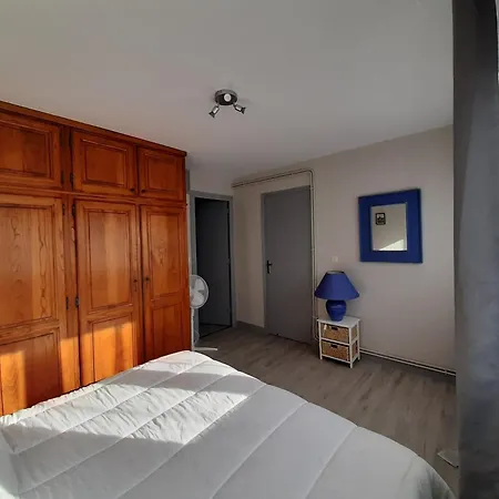 Confortable En Plein Centre De Saint-jean-de-luz, A Deux Pas De La Et Des Commerces - Fr-1-239-586 Apartment *